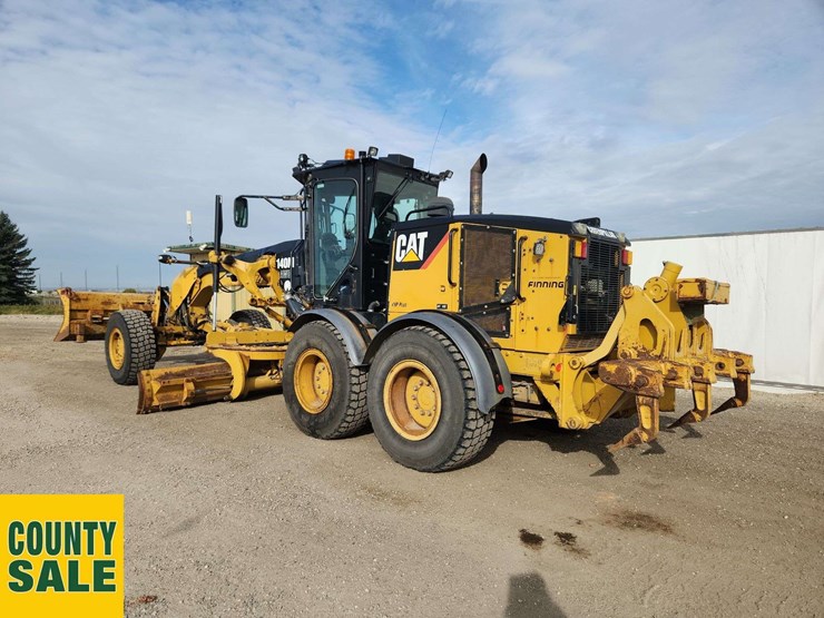 2015-caterpillar-140m-image-3