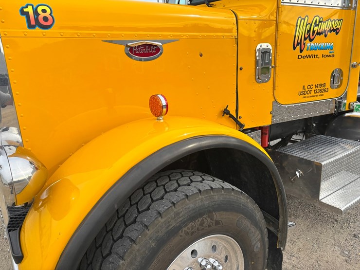 1982-peterbilt-359-image-9