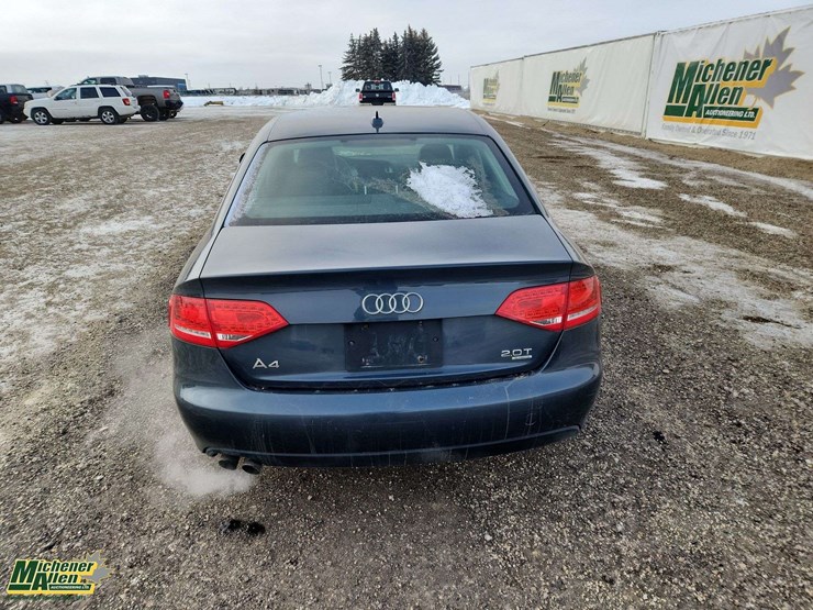 2011-audi-a4-2.0-t-quattro-image-6