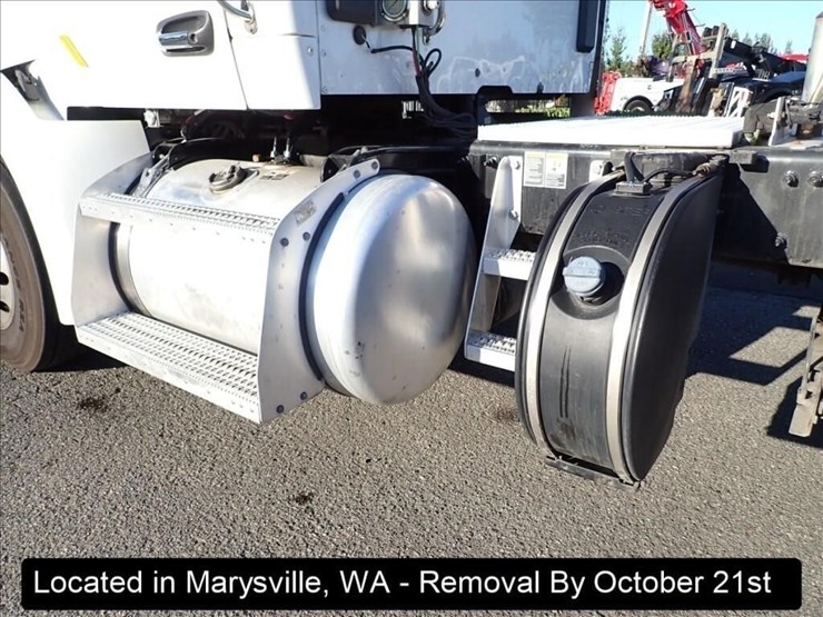 2019-peterbilt-567-image-29