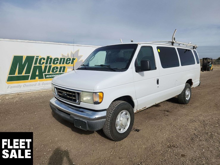 2003-ford-cargo-image-1