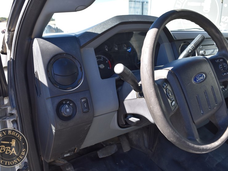 2015-ford-f350-sd-image-36