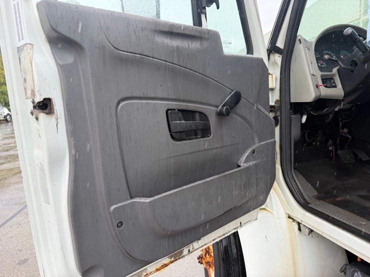 #1665-•-2008-international-navistar-box-truck-image-39