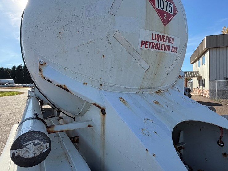 #1848-•-1997-leslie-44'-tanker-trailer-image-46