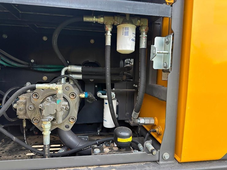volvo-ec250e-lr-image-46
