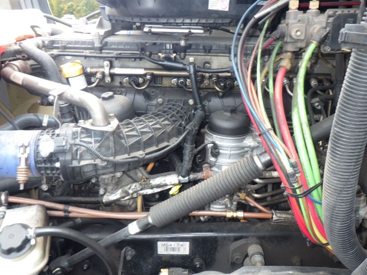 2022-freightliner-cascadia-126-image-24