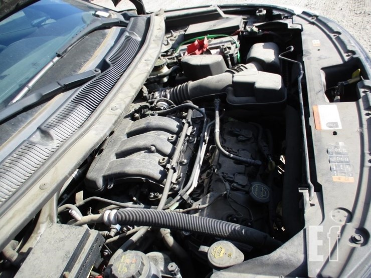 2014-ford-explorer-image-5