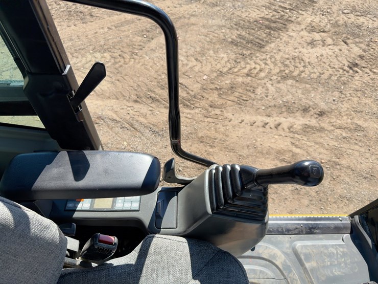 2016-caterpillar-311flrr-image-37