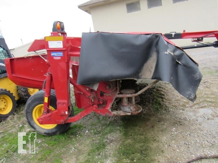 2019-new-holland-210-image-6