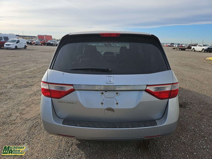 2013-honda-odyssey-image-6