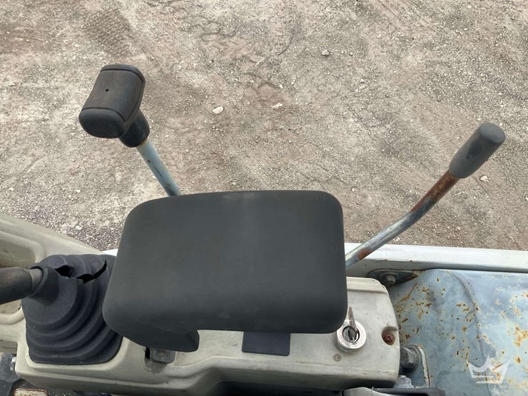 2016-takeuchi-tb216-image-16