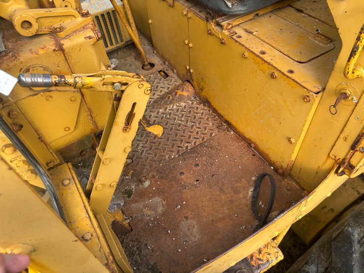 caterpillar-12-image-36