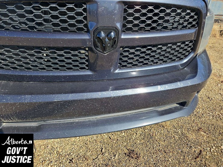 2019-ram-1500-classic-image-29