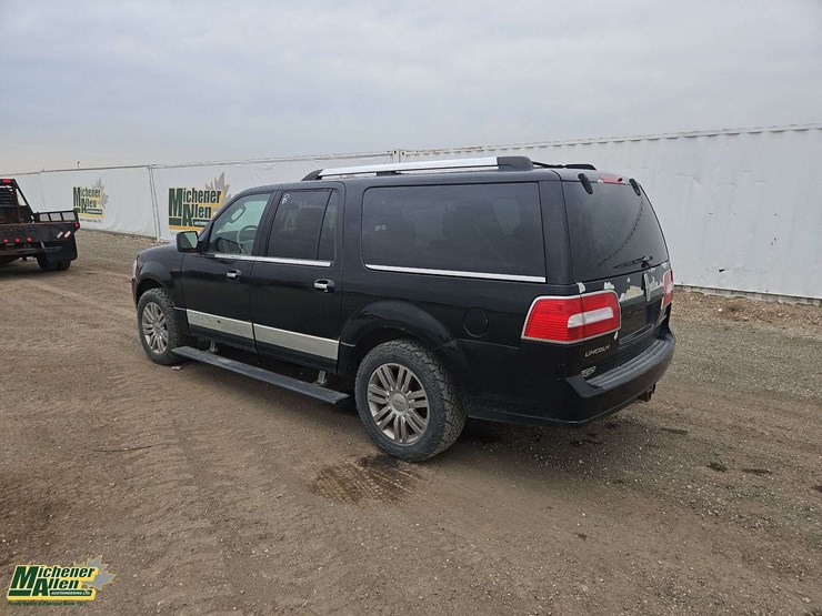 2008-lincoln-navigator-l-image-3