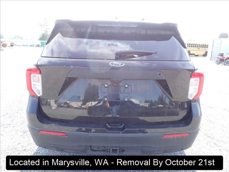 2021-ford-explorer-image-18