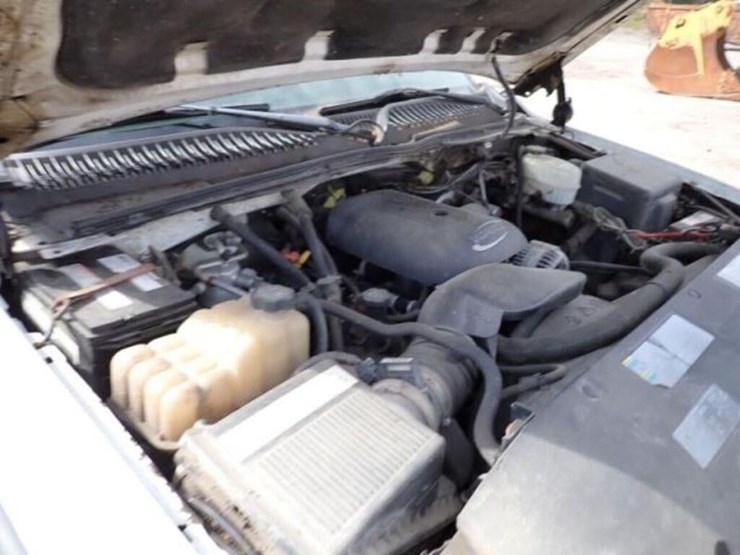 2005-gmc-sierra-3500-image-24