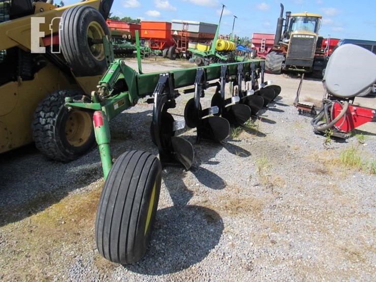 john-deere-2810-image-5