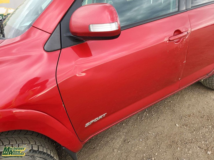 2010-toyota-rav4-image-24