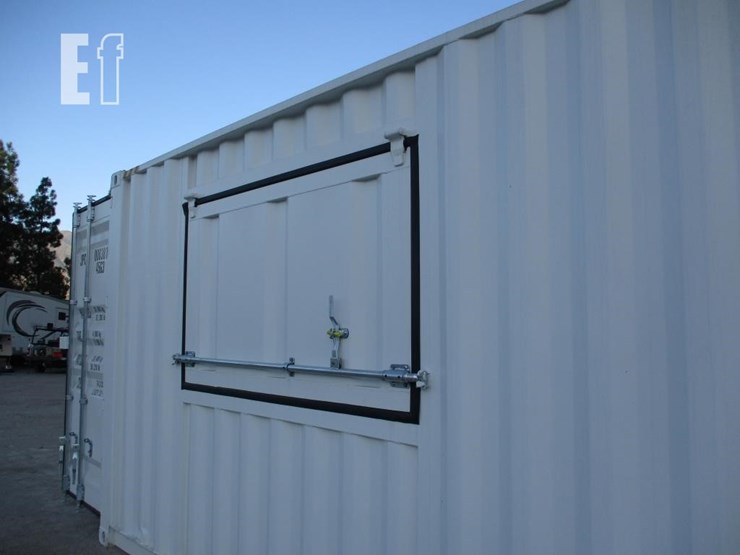 40'-shipping-container-image-8