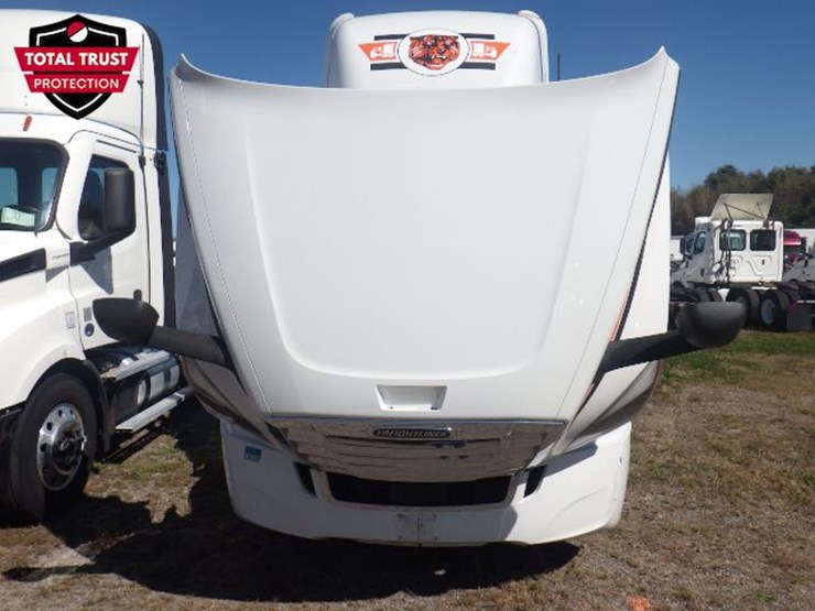 2021-freightliner-cascadia-126-image-22