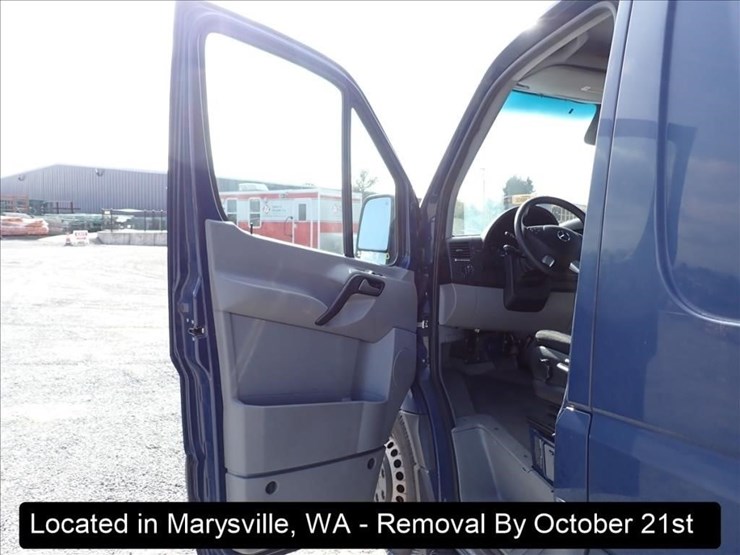 2015-mercedes-benz-sprinter-3500-image-28