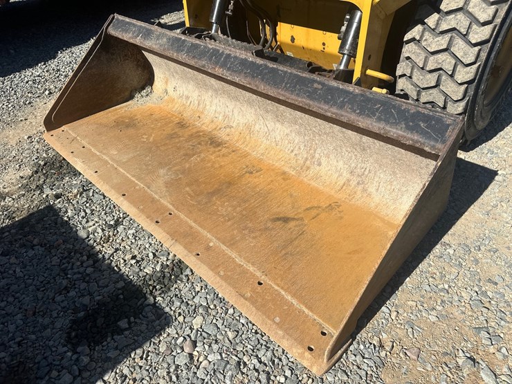 #2879-•-caterpillar-242d-wheeled-skid-steer-image-37