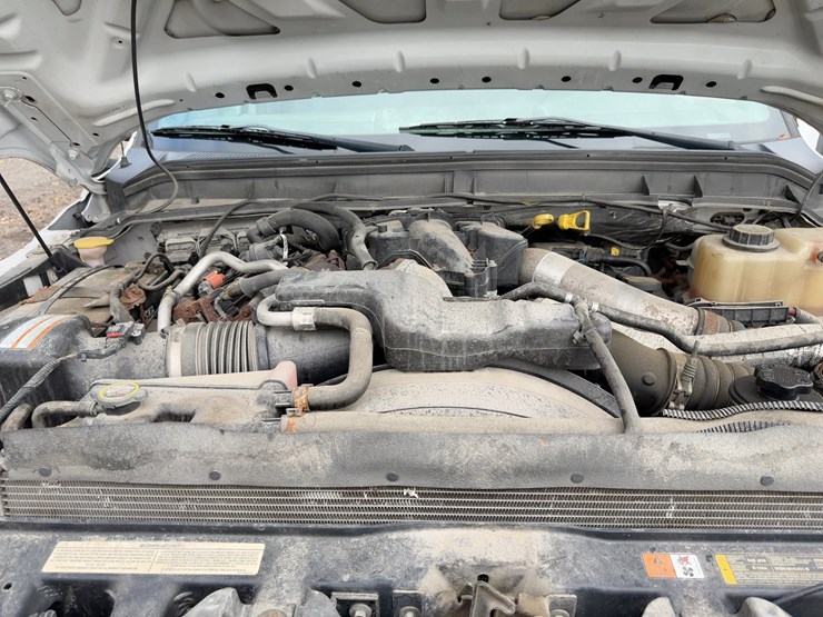 2016-ford-f550-xl-image-12