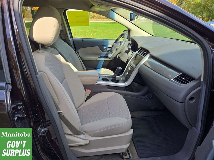 2014-ford-edge-image-30