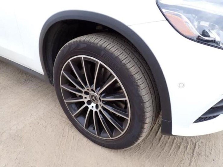 2018-mercedes-benz-glc300-image-53