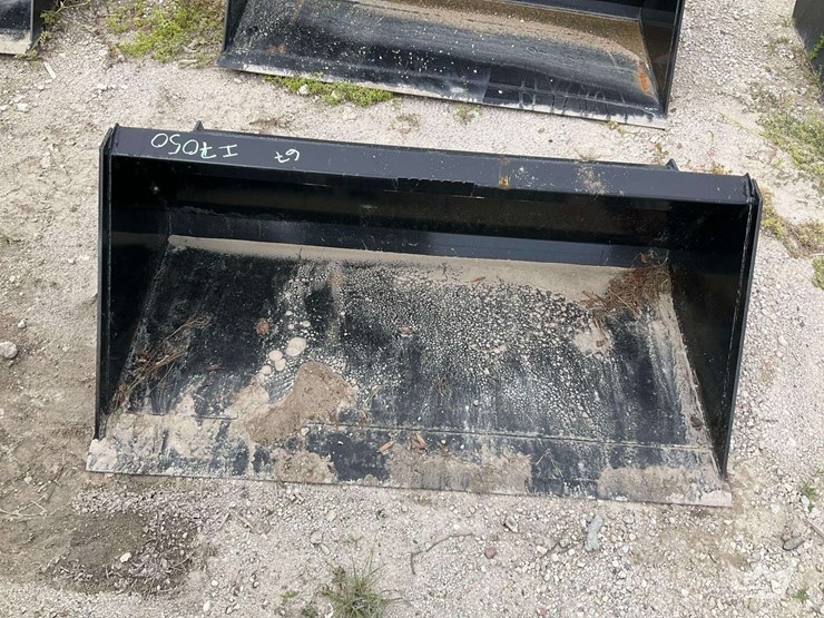 2026-swict-60in-bucket-skid-steer-attachment-image-1