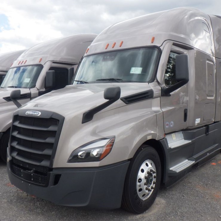 2025 FREIGHTLINER CASCADIA 126