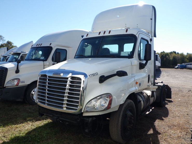 2017-freightliner-cascadia-116-image-1