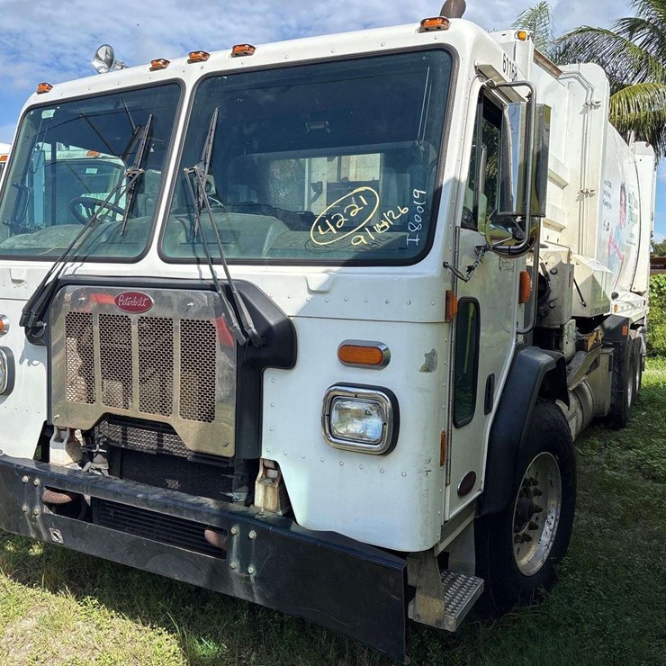 2019 PETERBILT 520