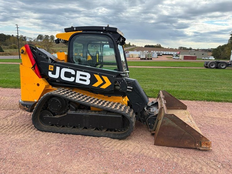 jcb-3ts-8t-image-3