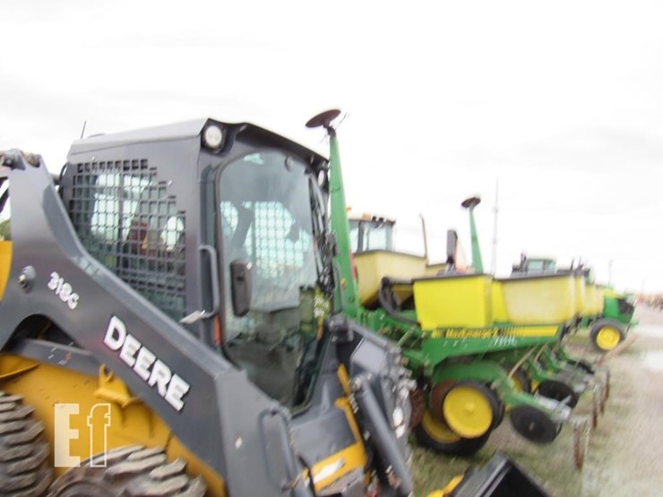2023-deere-318g-image-8