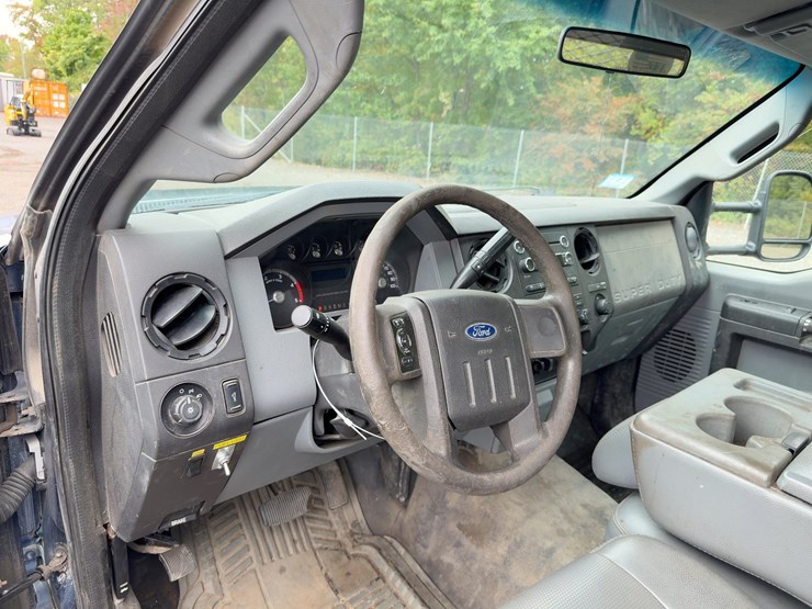 2012-ford-f350-xl-image-17
