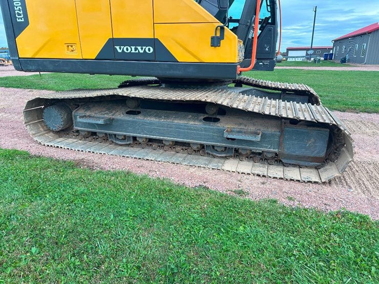 volvo-ec250e-lr-image-15