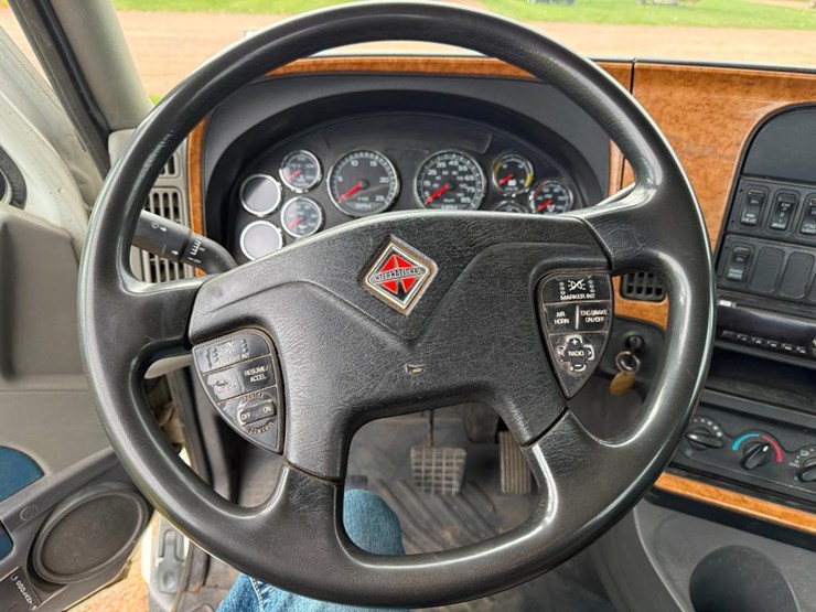 international-prostar-image-61