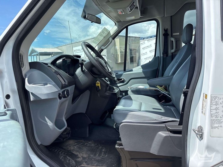 2019-ford-transit-image-10