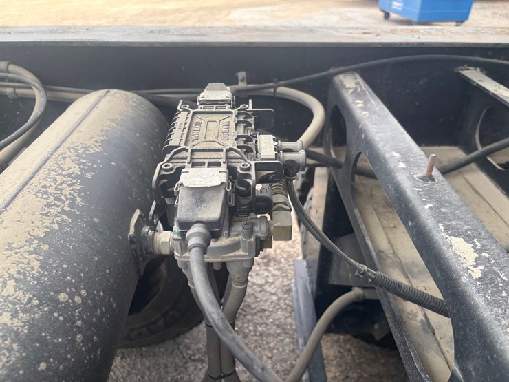 2025-axle-end-dump-image-69