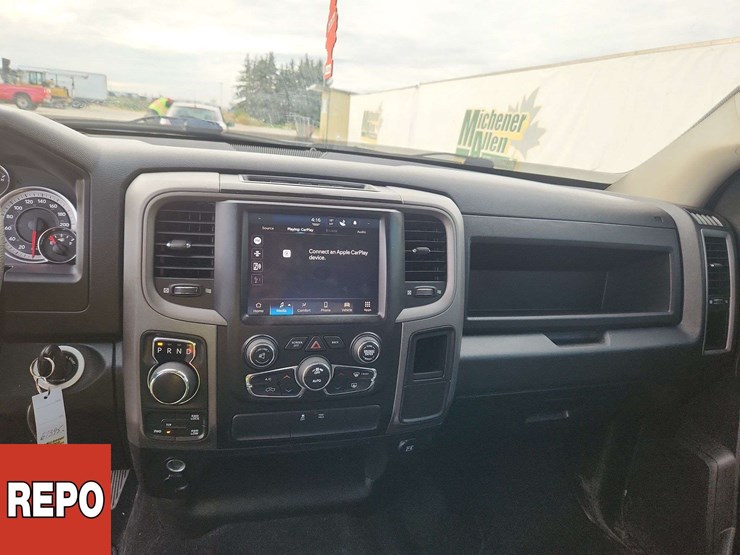 2022-ram-1500-classic-image-14