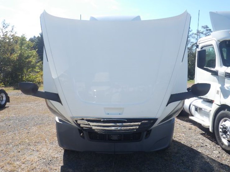 2019-freightliner-cascadia-126-image-22