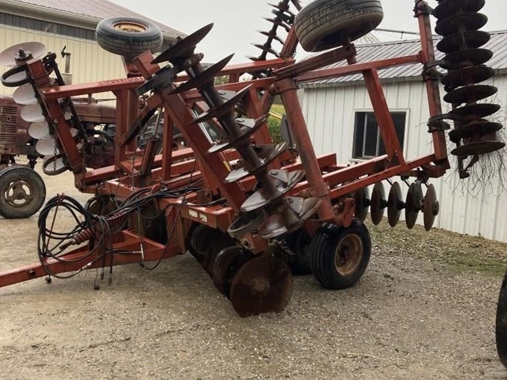 hesston-2440-image-2