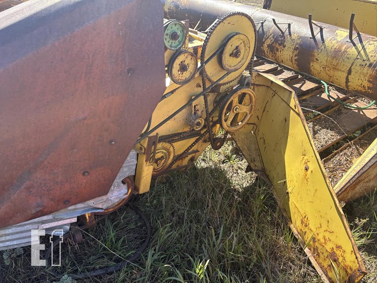 new-holland-960-image-7