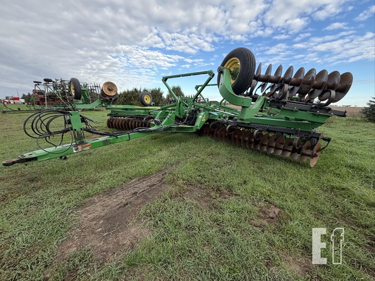 john-deere-2623vt-image-1