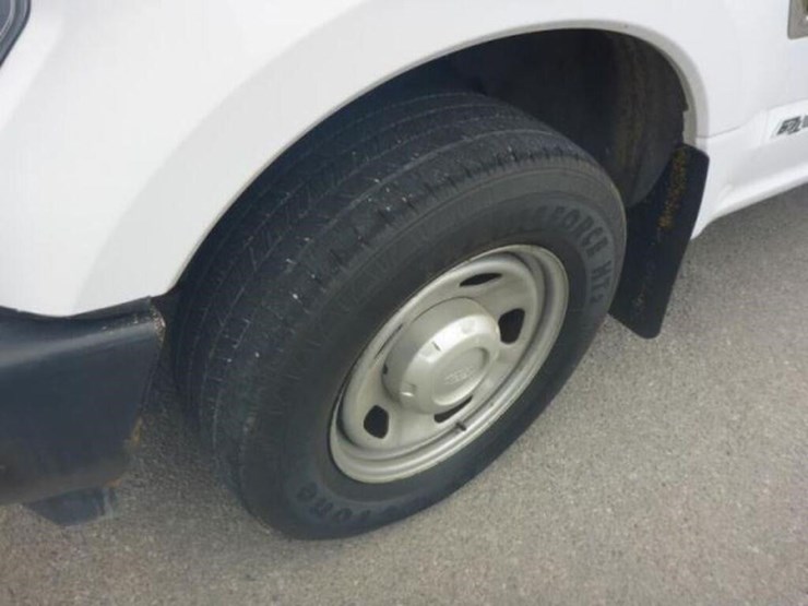 2019-ford-f350-xl-image-42