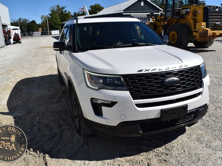 2018-ford-explorer-image-18