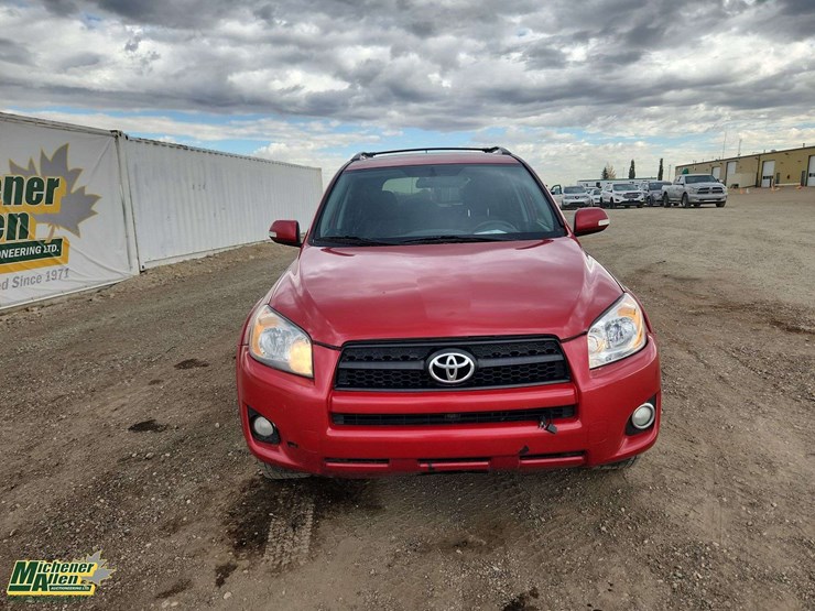 2010-toyota-rav4-image-19