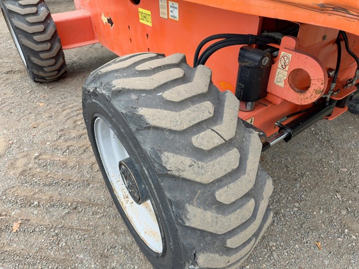 2016-jlg-600s-image-12