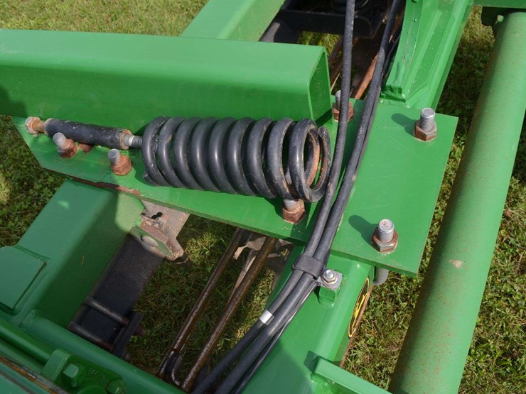 john-deere-200-crumbler-finisher-unit-27ft.-image-8